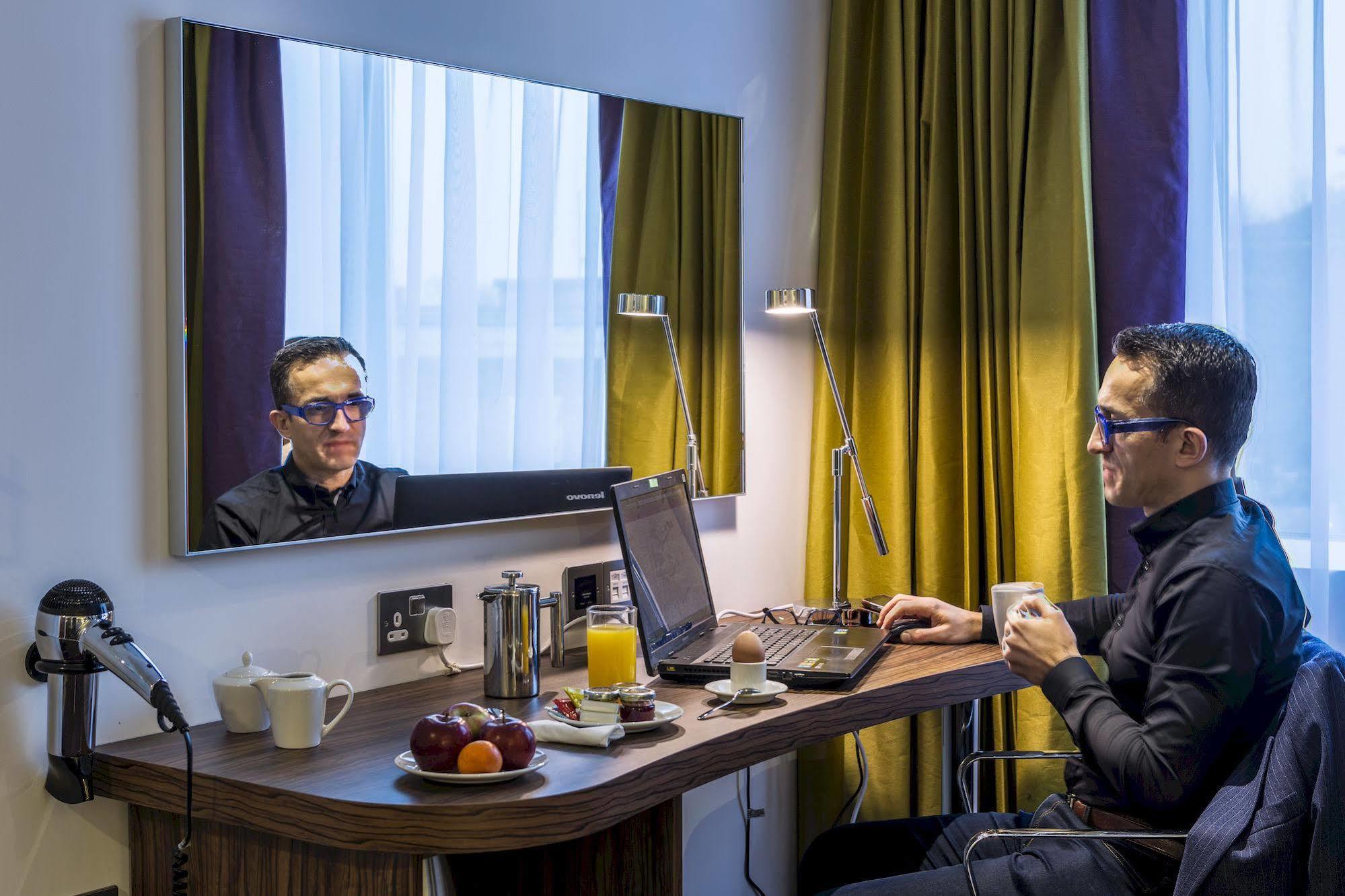 Holiday Inn London Watford Junction By Ihg Екстериор снимка
